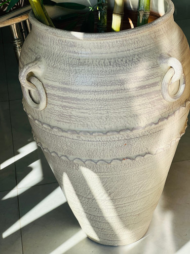 گلدان سفالی پتینه زنجیری سفید کرم مدل استوانه ای 60 سانتی دکوراتیو