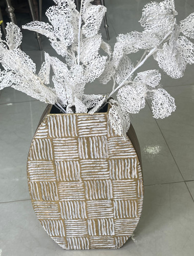 گلدان رو میزی و کنار سالنی مراکشی