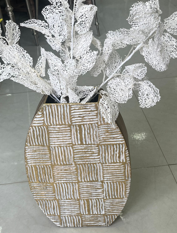 گلدان رو میزی و کنار سالنی مراکشی