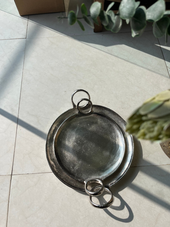سینی آلومینیوم گرد رنگ نقره ای دسته حلقه ای