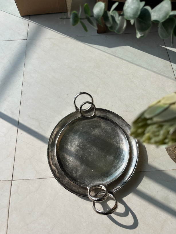 سینی آلومینیوم گرد رنگ نقره ای دسته حلقه ای