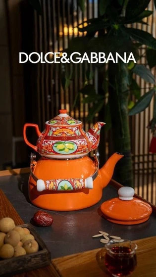 کتری لعابی و قوری چینی طرح DOLCE & GABBANA ( میس بیوتی)