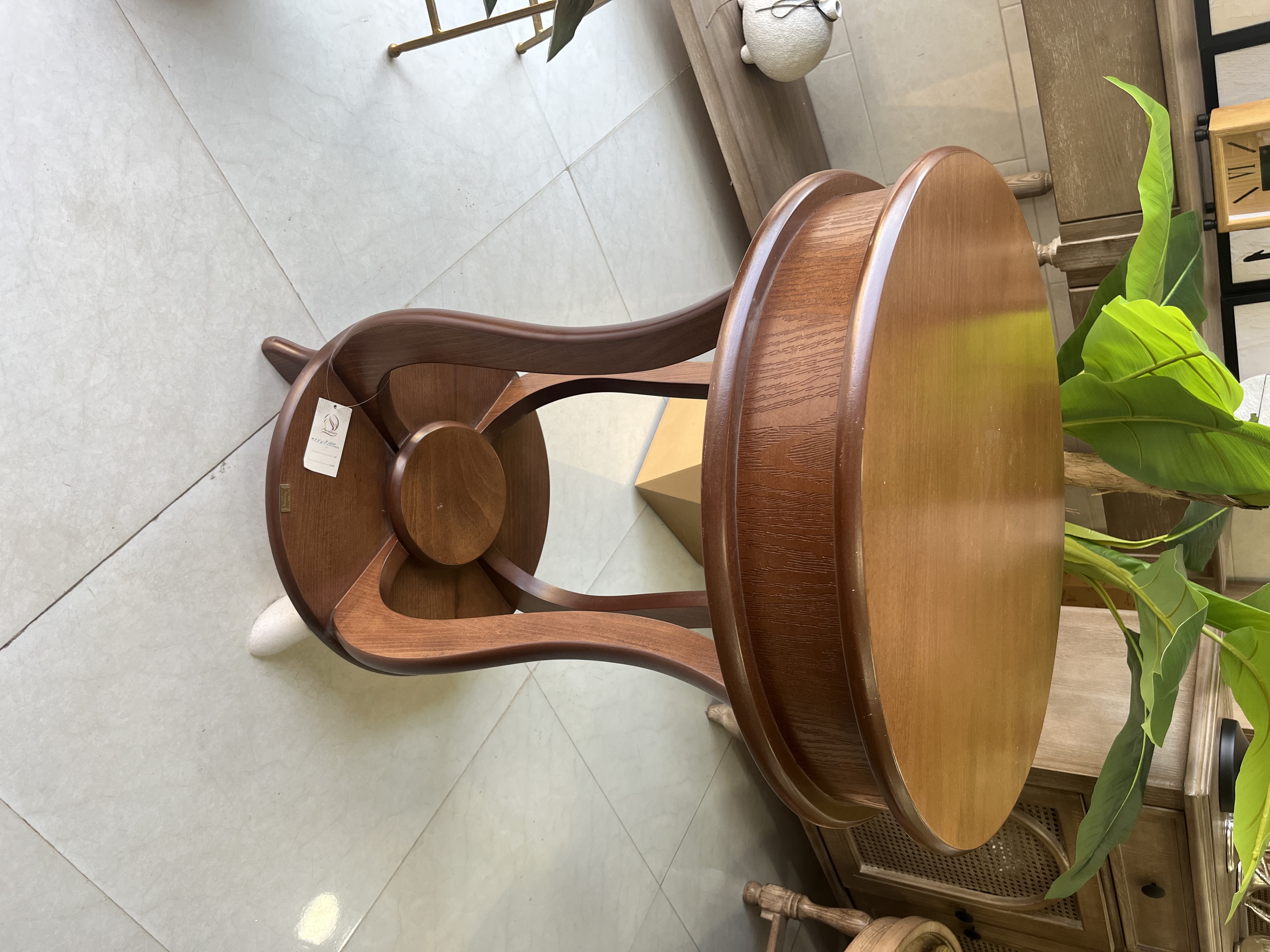 میز چوبی گرد کنار سالنی و پذیرایی برند اراستای( قطر ۶۰ سانت)