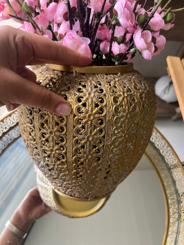 گلدان رومیزی مراکشی فلزی پتینه طلایی ( کار وارداتی)