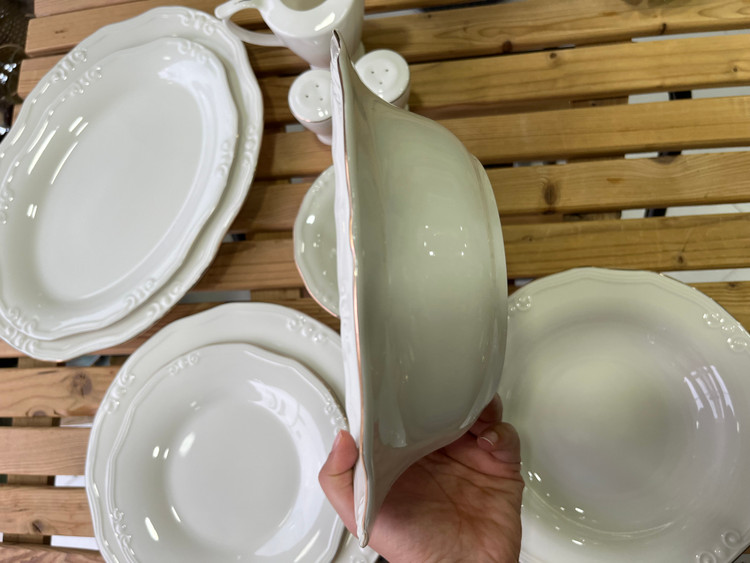 سرویس غذا خوری چینی الیزابت ۳۰ پارچه طرح رویال حاشیه طلا ( سرویس کامل ۶ نفره)