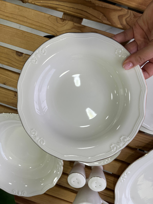 سرویس غذا خوری چینی الیزابت ۳۰ پارچه طرح رویال حاشیه طلا ( سرویس کامل ۶ نفره)