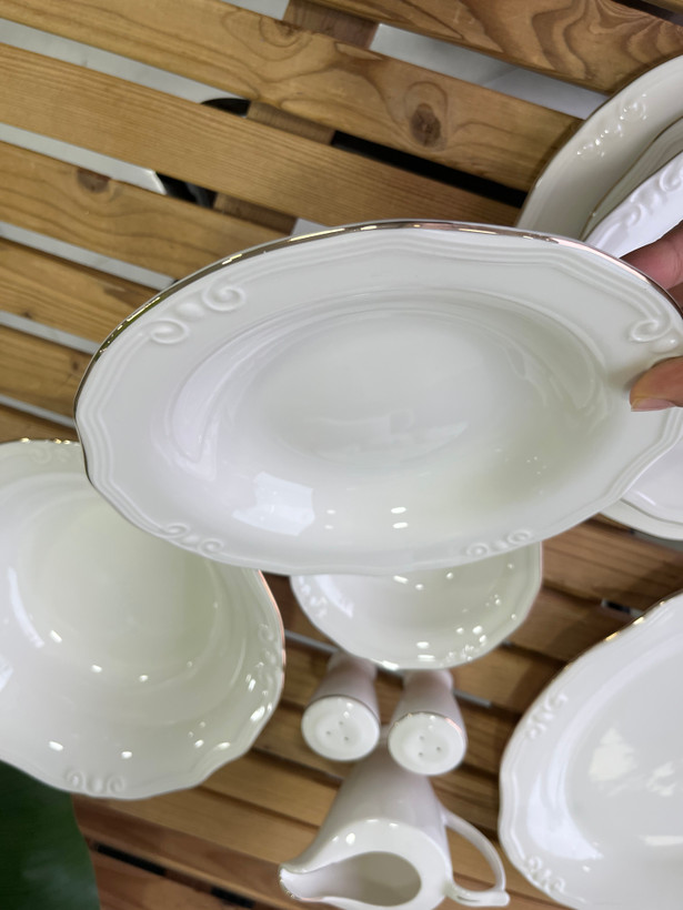 سرویس غذا خوری چینی الیزابت ۳۰ پارچه طرح رویال حاشیه طلا ( سرویس کامل ۶ نفره)