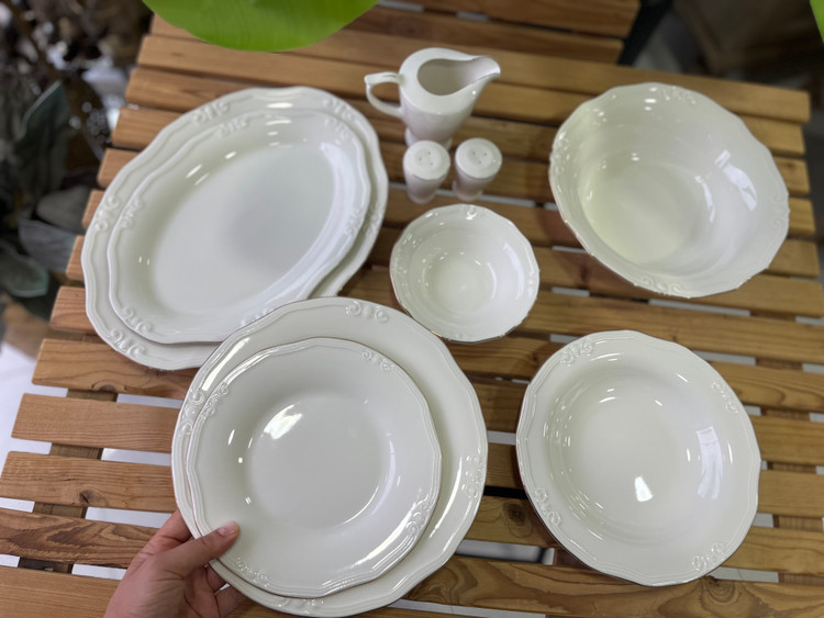 سرویس غذا خوری چینی الیزابت ۲۶ پارچه طرح رویال حاشیه طلا (ست ۶ نفره )