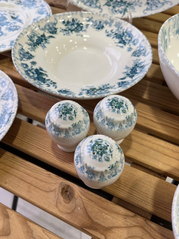 سرویس غذا خوری ۳۰ پارچه وارداتی بن چاین ست ۶ نفره با طرح زیبای ( سبز ابی)