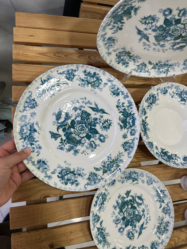 سرویس غذا خوری ۳۰ پارچه وارداتی بن چاین ست ۶ نفره با طرح زیبای ( سبز ابی)