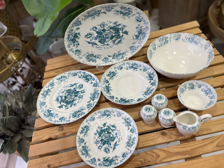 سرویس غذا خوری ۳۰ پارچه وارداتی بن چاین ست ۶ نفره با طرح زیبای ( سبز ابی)