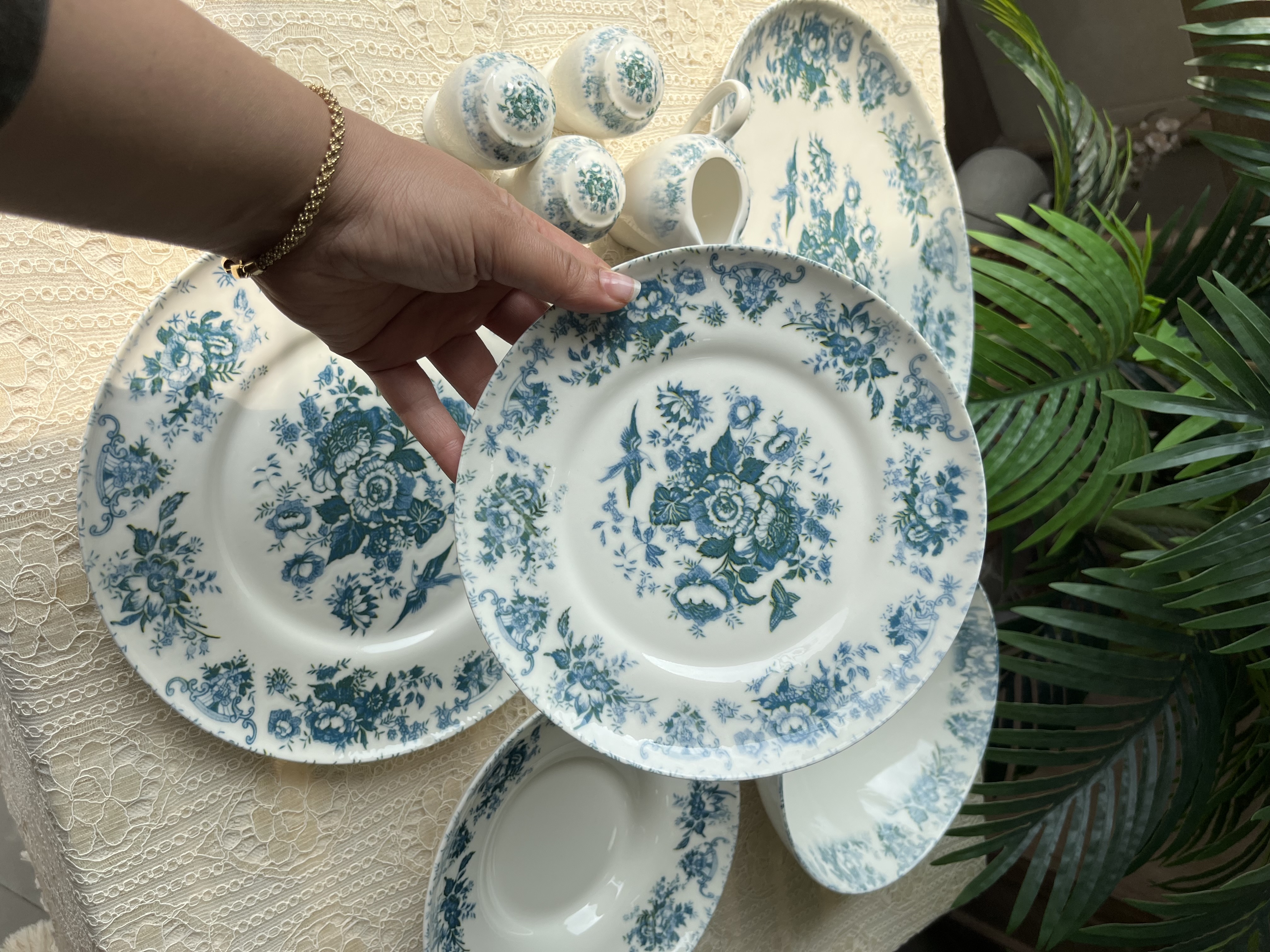 سرویس غذا خوری ۳۰ پارچه وارداتی بن چاین ست ۶ نفره با طرح زیبای ( سبز ابی)