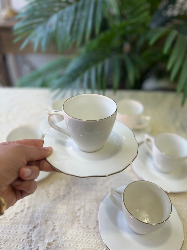 سرویس چایی خوری ۱۲ پارچه چینی الیزابت ( ۶ عدد فنجان ، ۶ عدد نعلبکی)